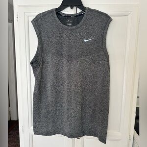XL gray dri-fit Nike muscle shirt